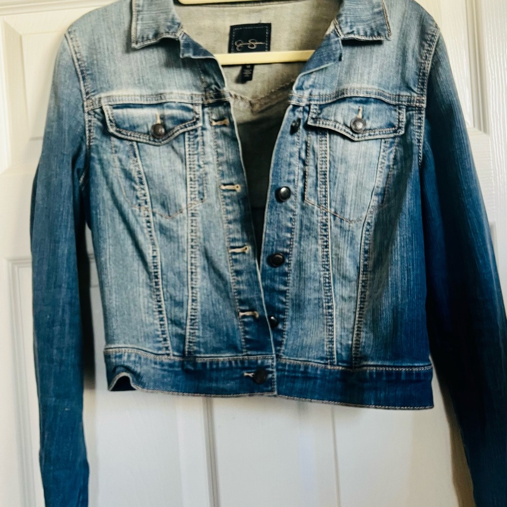 Jessica Simpson cropped fitted denim jacket - Picture 2 of 4